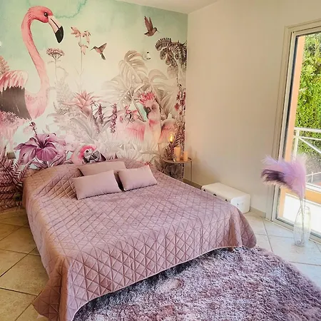 Si- Independante 3 Avec Piscine Et Magnifique Vue En Plein Centre De