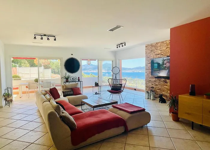 Sì- Indépendante 3 Avec Piscine Et Magnifique Vue En Plein Centre De Porticcio (Corsica)